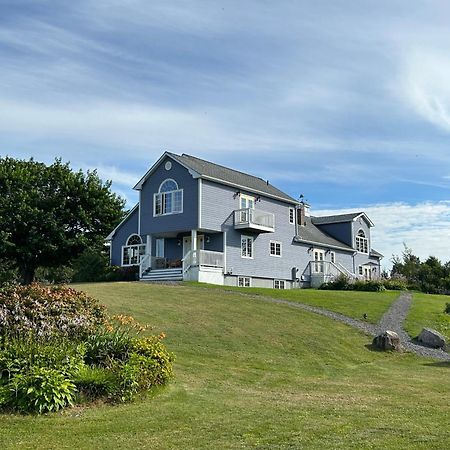 Tides Inn Guest Suites Halls Harbour Bagian luar foto