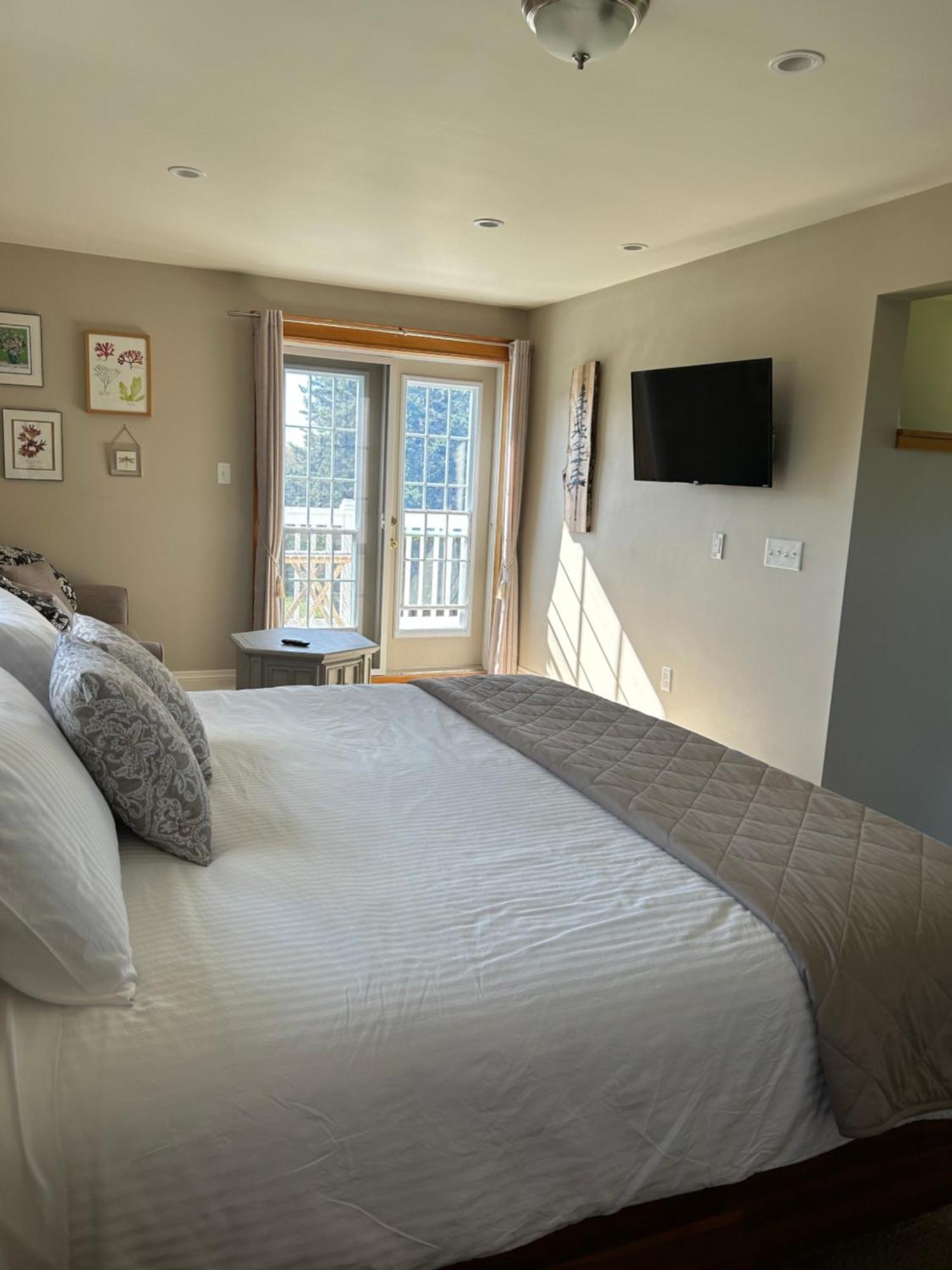 Tides Inn Guest Suites Halls Harbour Bagian luar foto