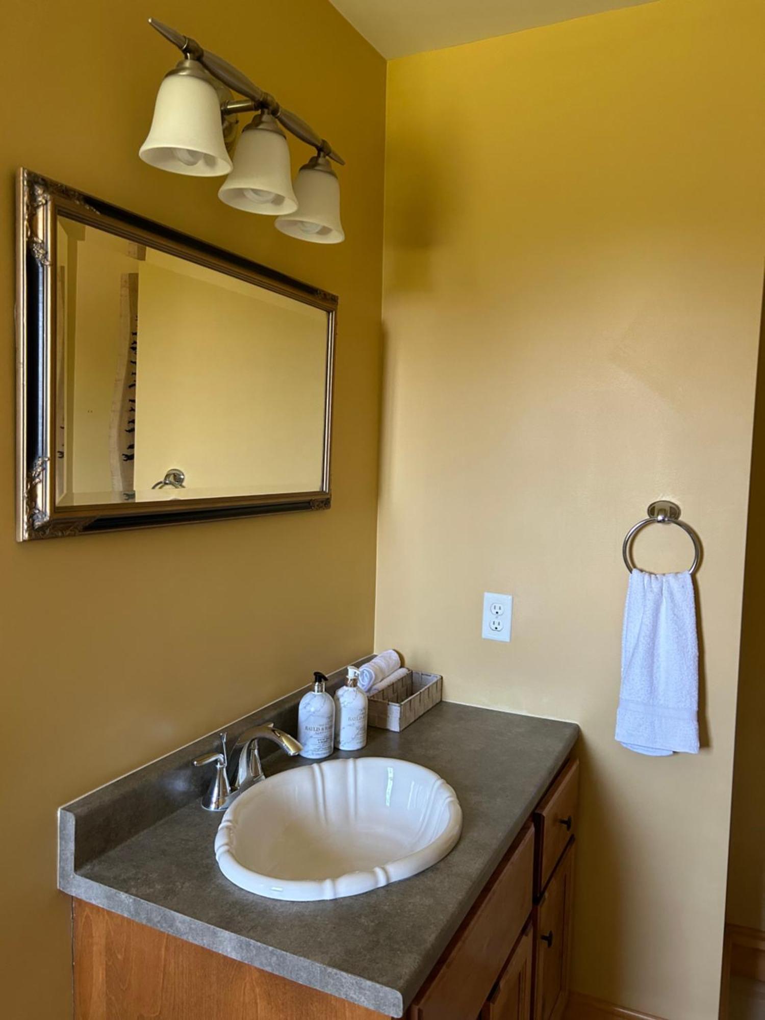 Tides Inn Guest Suites Halls Harbour Bagian luar foto
