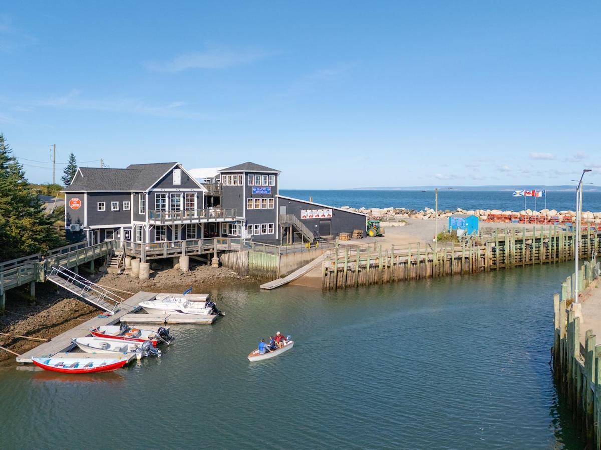 Tides Inn Guest Suites Halls Harbour Bagian luar foto